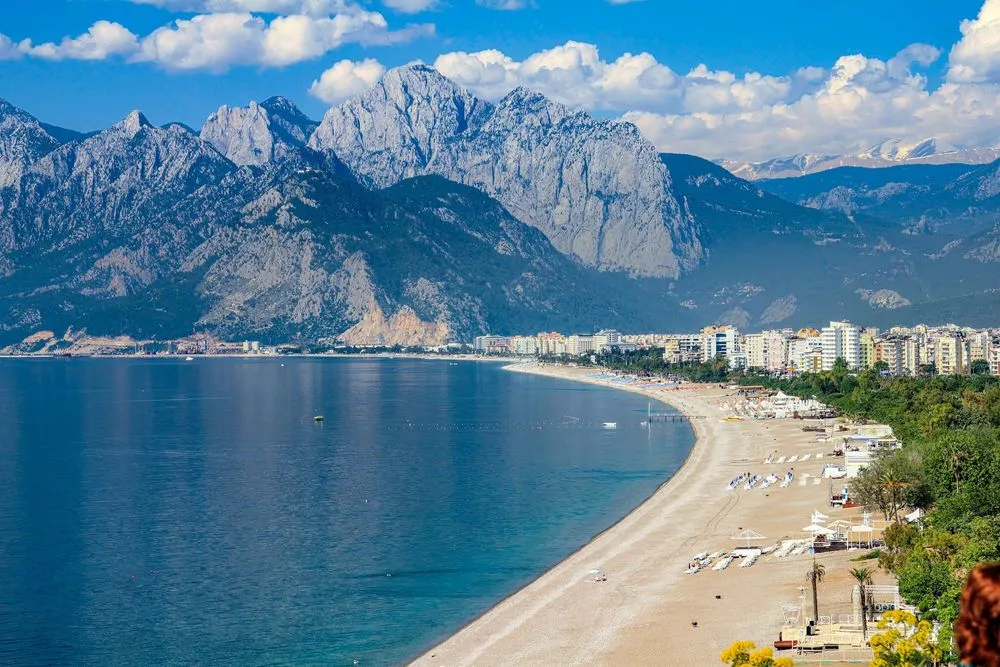 Antalya from £51 Roundtrip: easyJet Nonstop Flights from London
