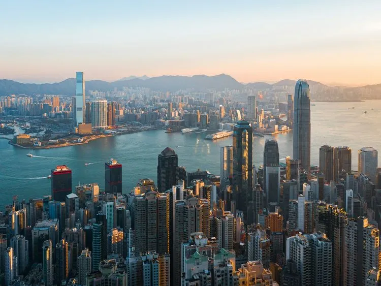 Hong Kong from €361 Roundtrip: Air China Flights from Stockholm